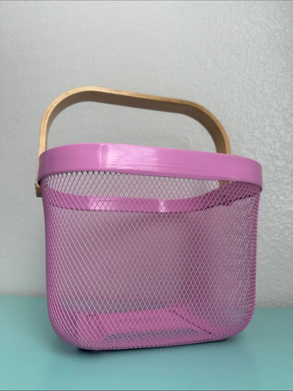 RISATORP (IKEA) Wire square pink basket with a wooden handle, size: 9¾”x7”-used